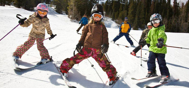 family-skiing-winter-park Plan Your Vacation Now